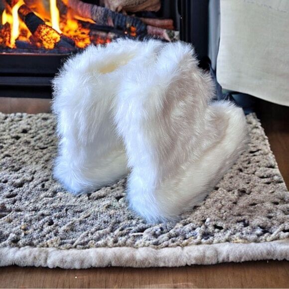 POM-POM Fuzzy Booties Slippers l L (9) l EUC - Picture 5 of 9